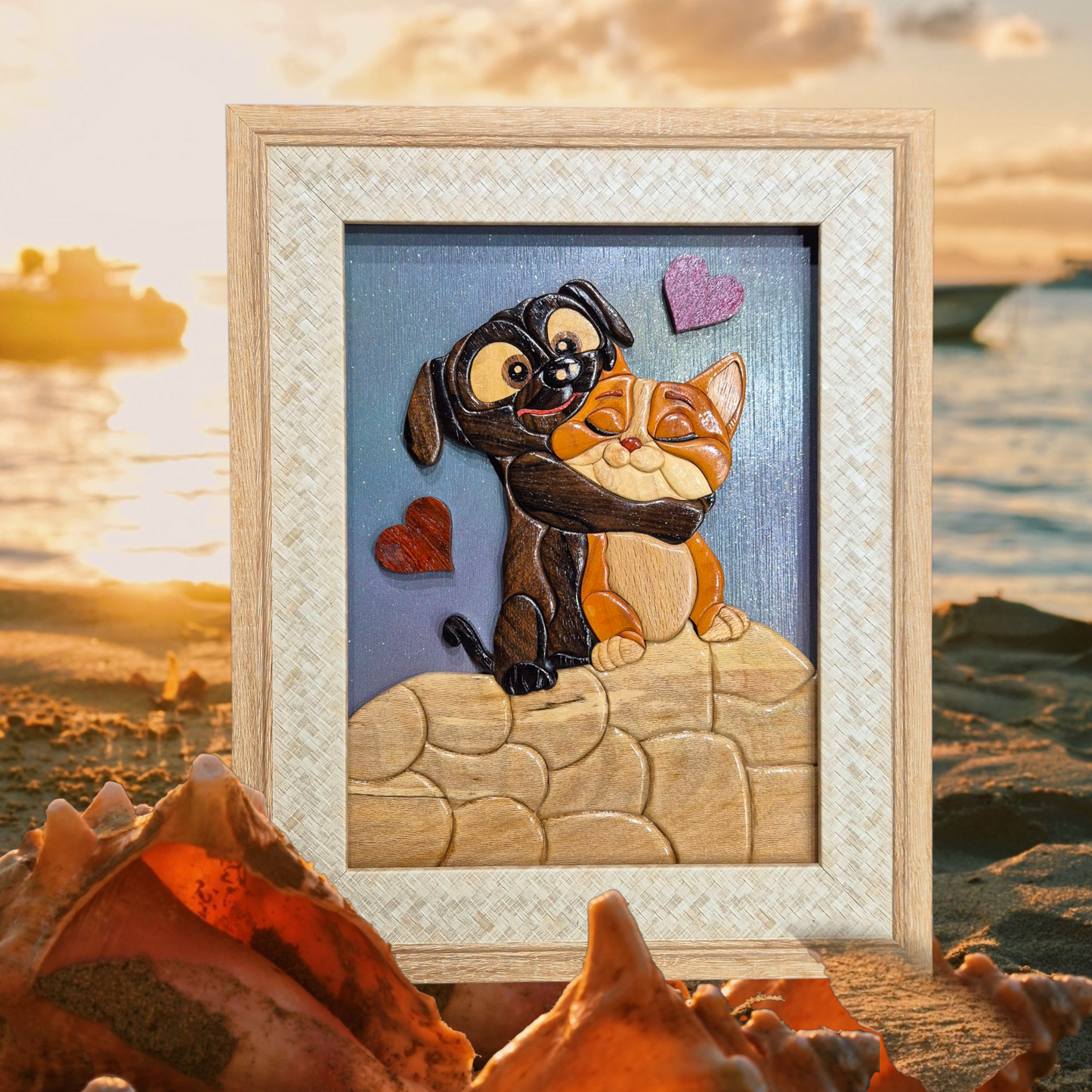 Art de l'Intarsia "Le calin du Chien et chat sur le sable"