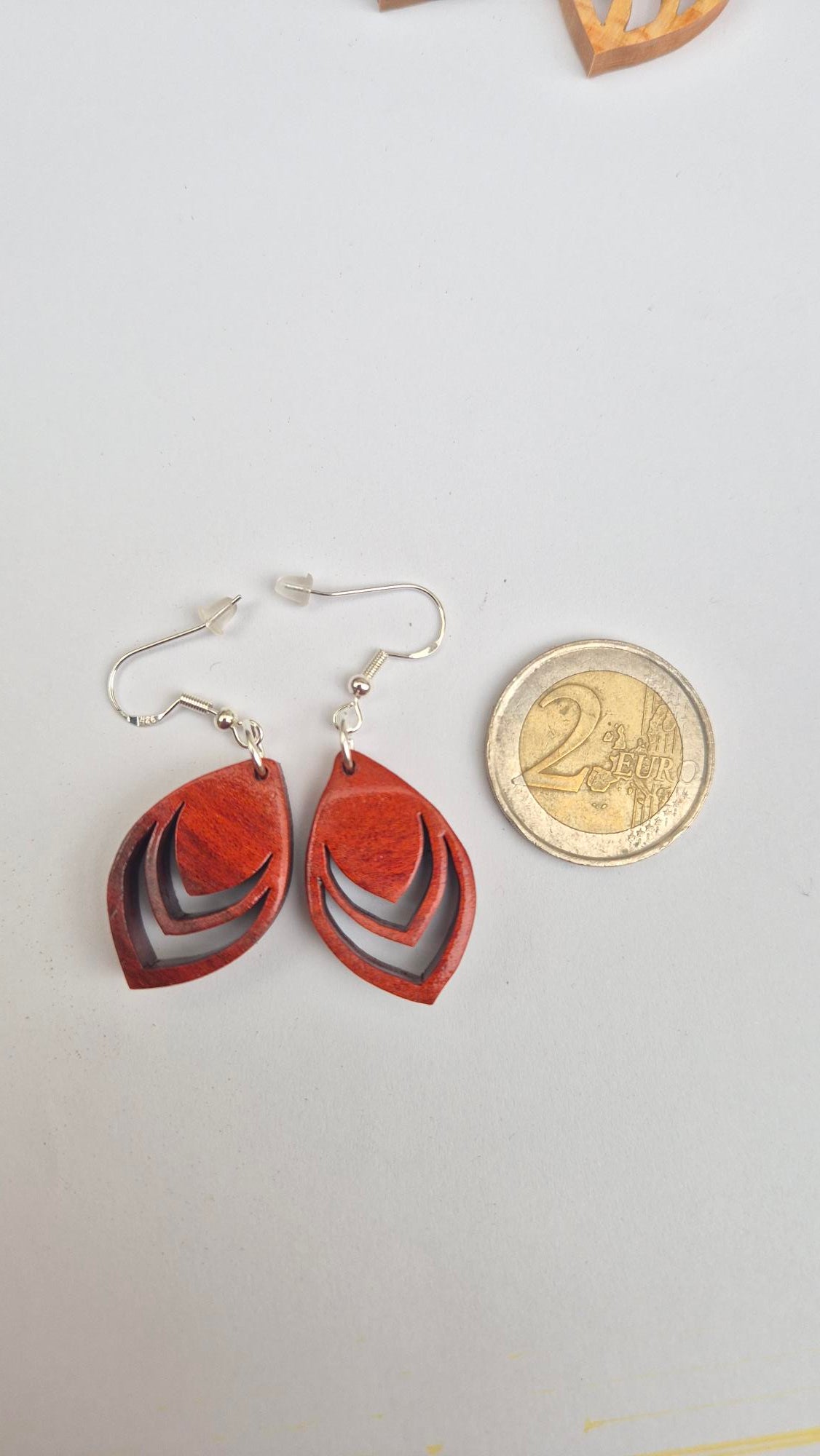 Boucles d'oreilles bois naturel de BloodWood " tribal red"