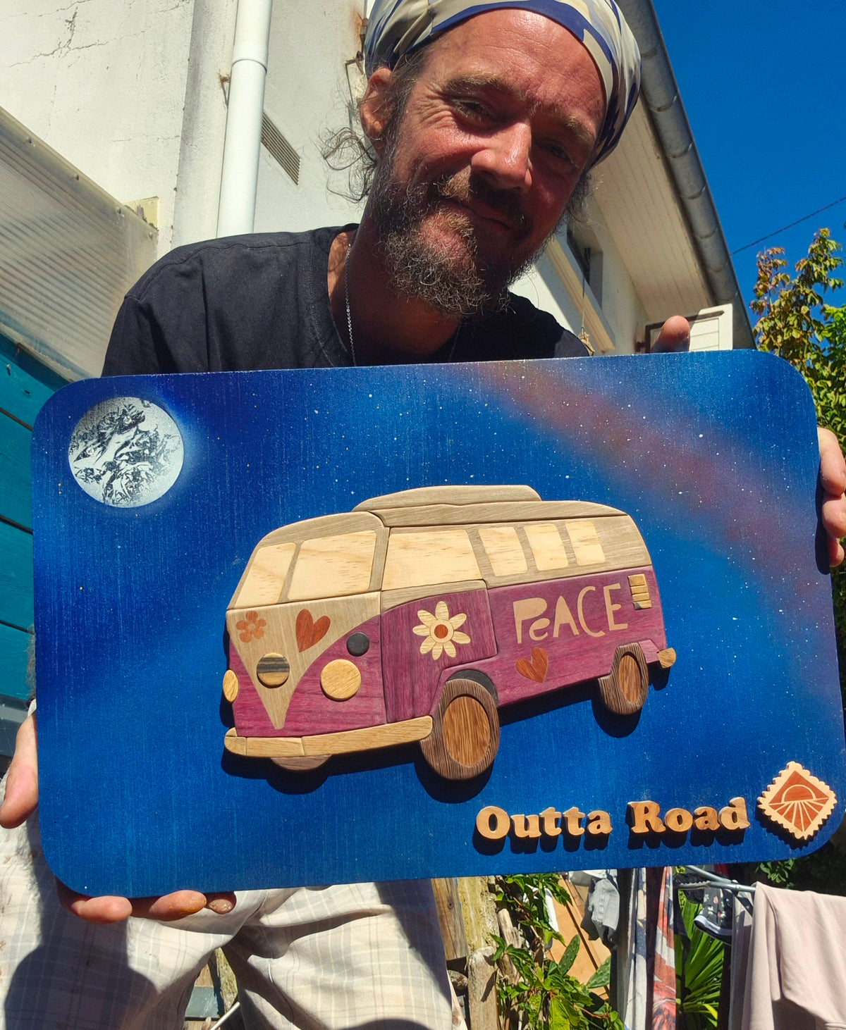 Art de l'intarsia "Mini bus Outta road"