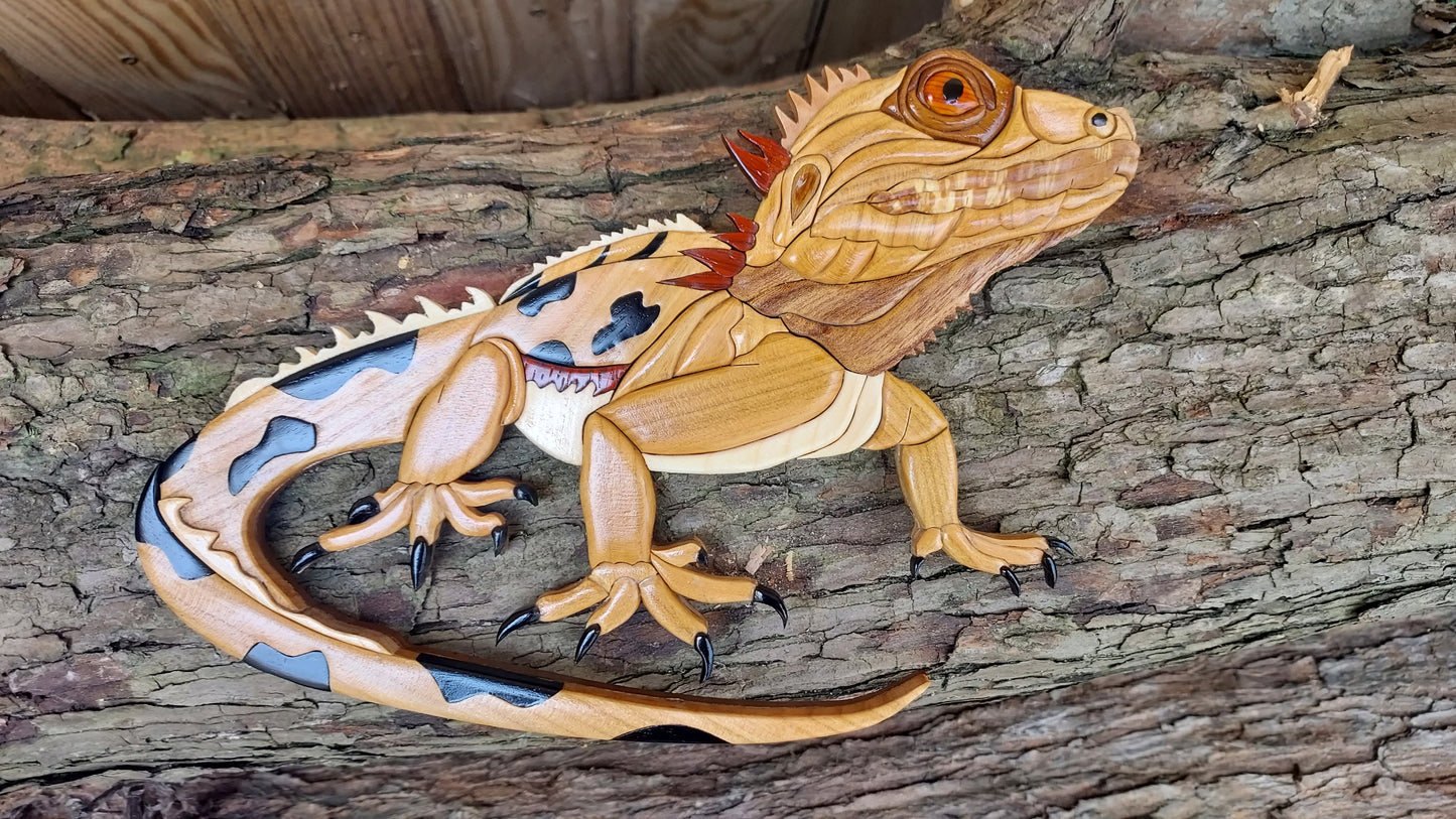 Art de l'intarsia "Lézard"