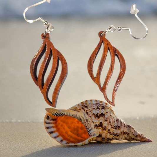 Boucles d'oreilles en bois naturel de paddouk "coquillage de paddouk"