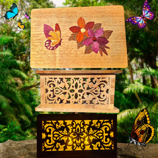 Boite en bois naturel +2 bougies offerte "Papillon et ses 2 fleurs"