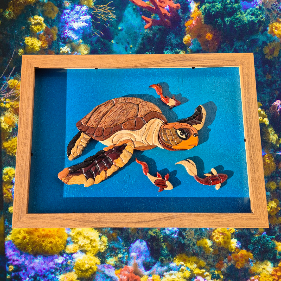 Art de l'intarsia "Tortue et petits poissons"