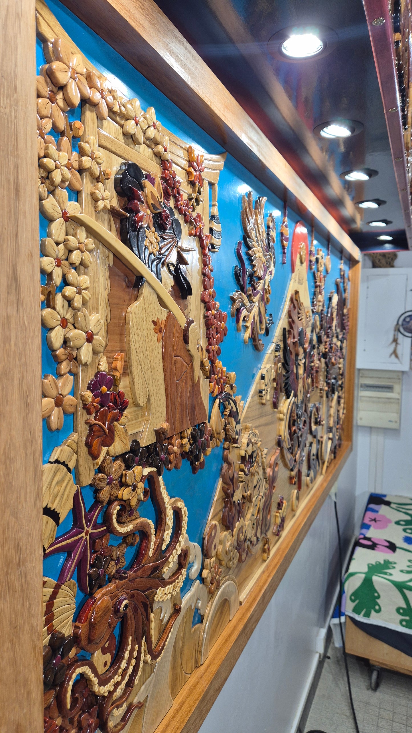 Art de l'intarsia "fresque monumentale japonaise "