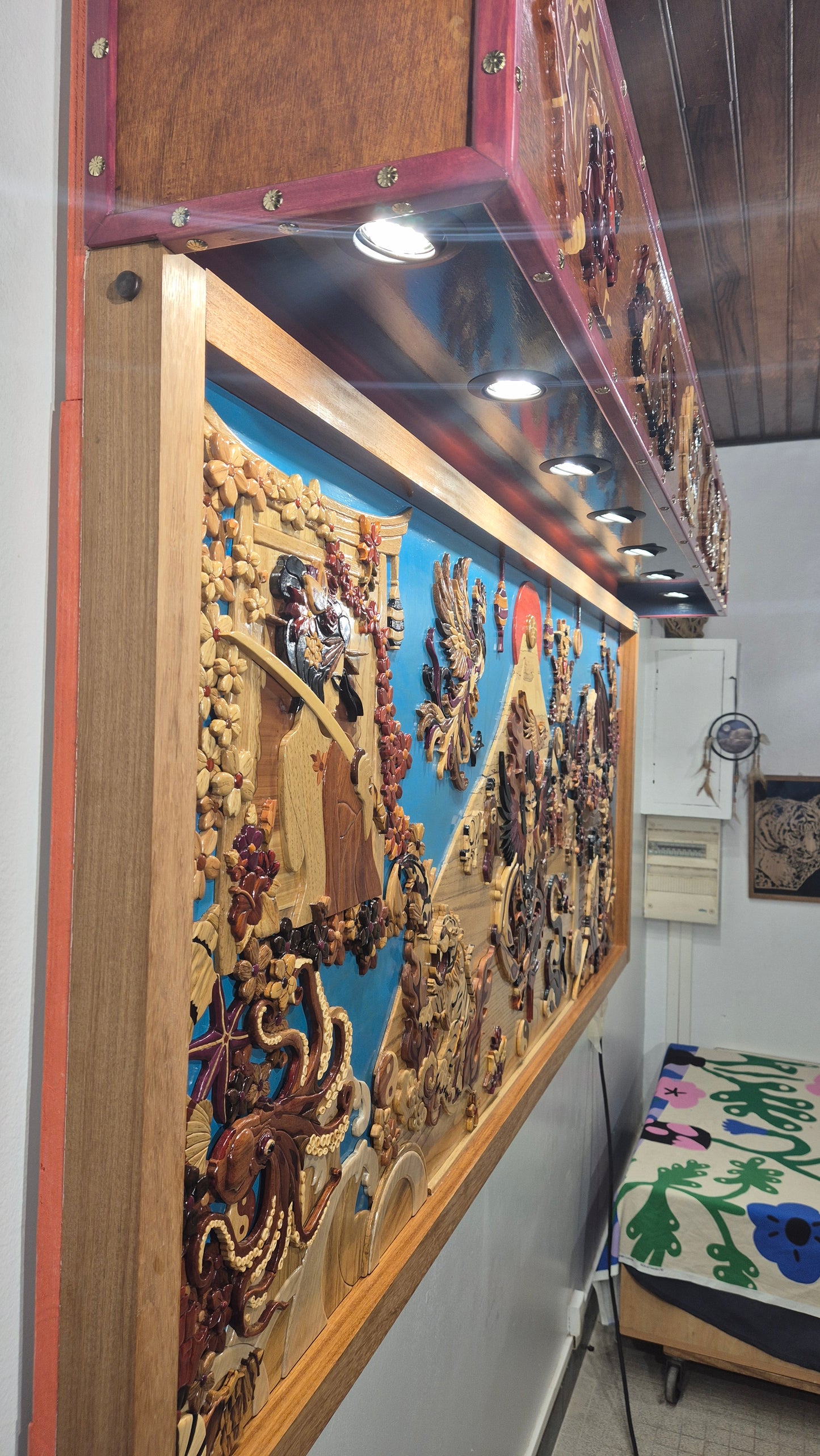 Art de l'intarsia "fresque monumentale japonaise "