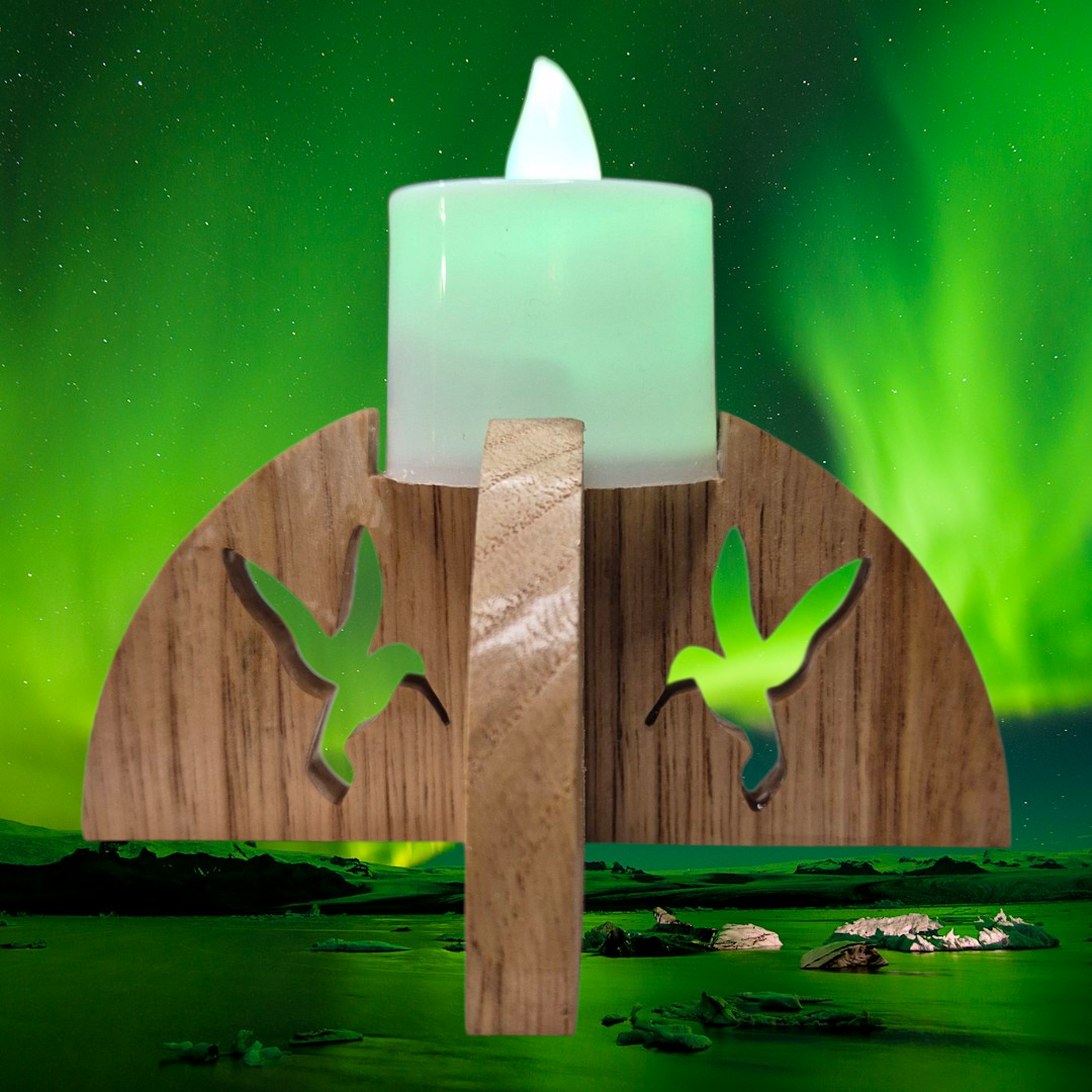 Boite en bois naturel Acajou "Le tigre et le petit papillon"avec son plateau en teck velours blanc et ses 2 bougeoirs en Acajou et érable et en cadeau cette magnifique lampe d'ambiance entièrement fait main!